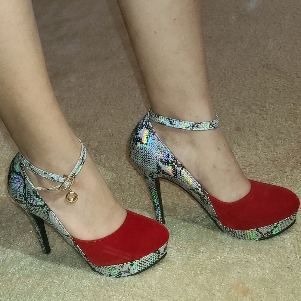 Jinpin red/faux snake iridescent heel